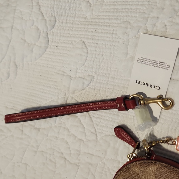 NWT Coach red heart coin change purse new ❤️ with wristlet strap - Picture 3 of 11